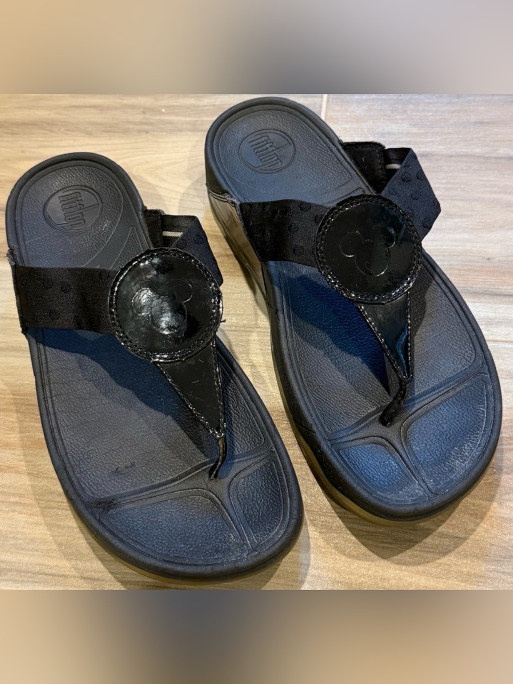 Fitflop Disney logo flip flops